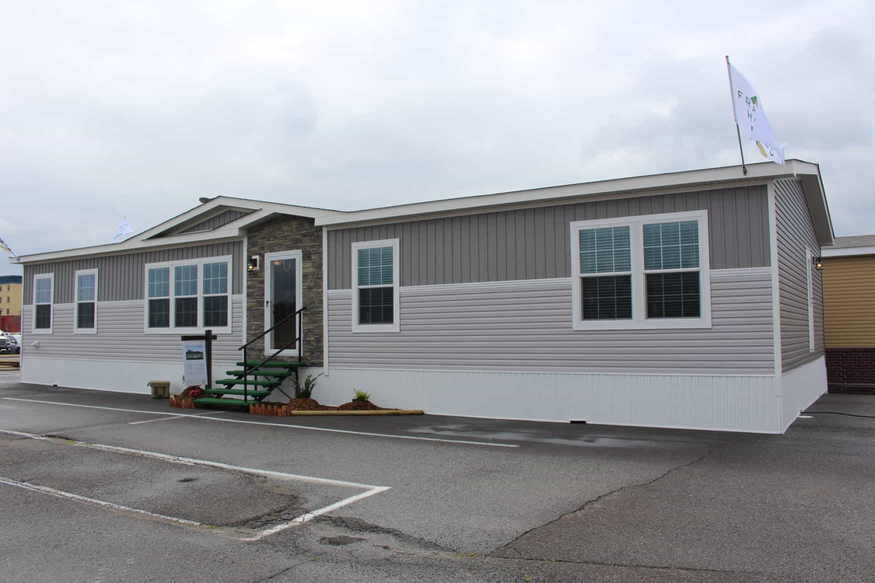 32 x 70 Franklin The Grove, 4 Bed - Pioneer Manufactured Homes