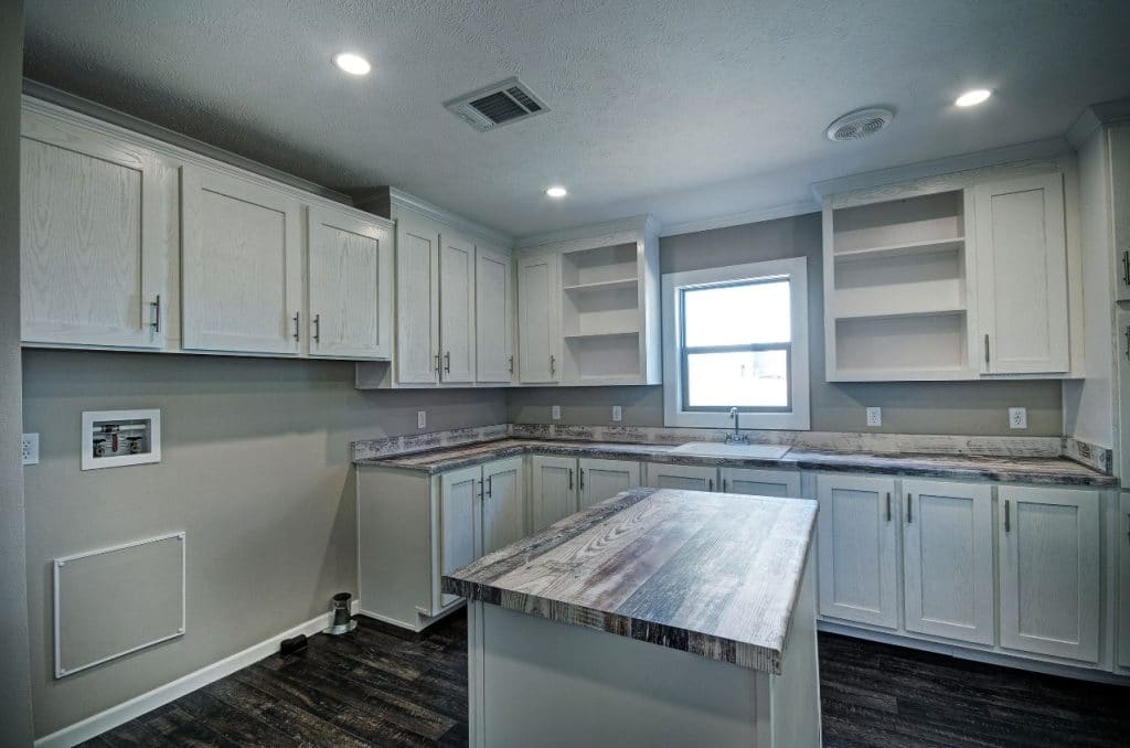 32 x 76 Winston Helicon, 3 Bed - Pioneer Manufactured Homes
